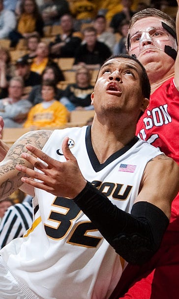 Brown lifts Missouri over Davidson 85-77